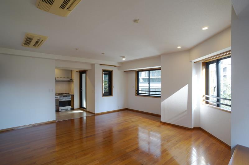 property_interior2_filename