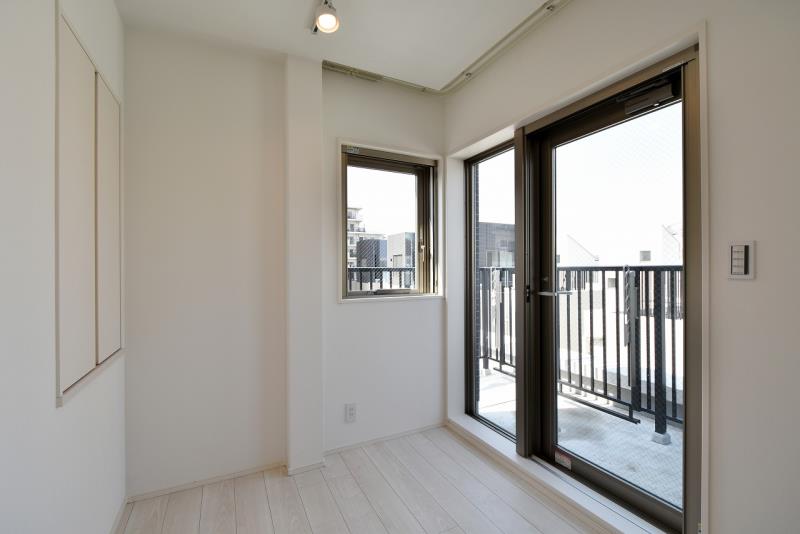 property_interior2_filename