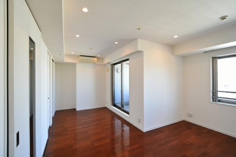 property_interior1_filename