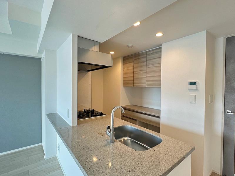 property_interior2_filename