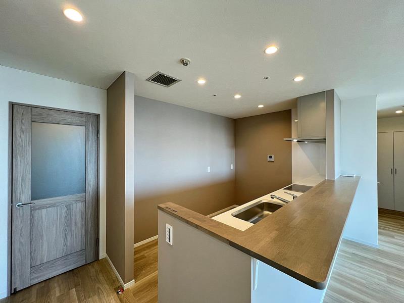 property_interior2_filename