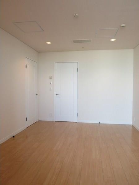 property_interior2_filename