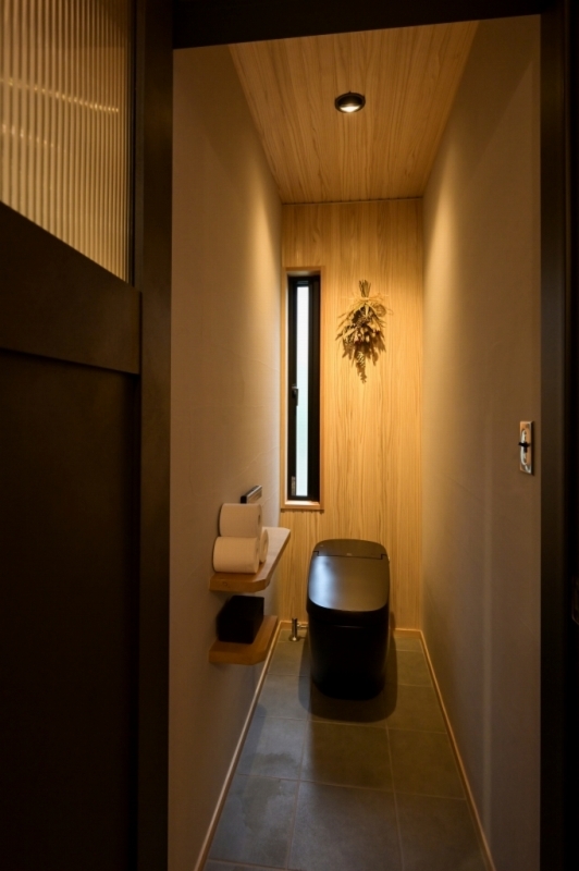 お風呂やトイレもブラックを基調とし、マニッシュで格好いい自慢の空間に。