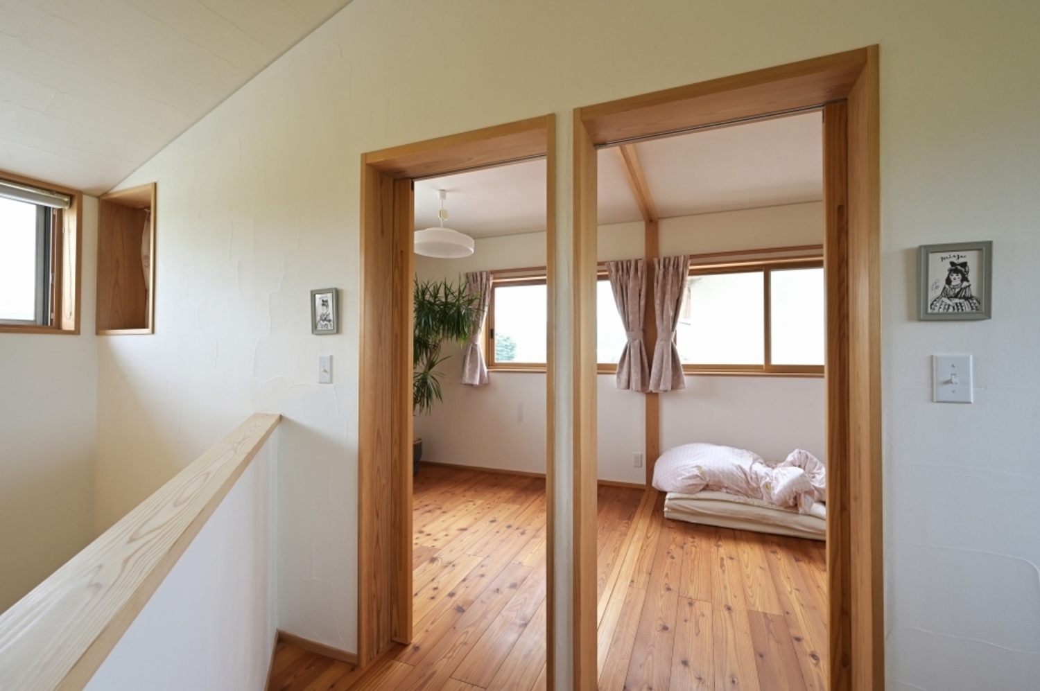 子供の成長に合わせて、二部屋に仕切ることができる子ども室。