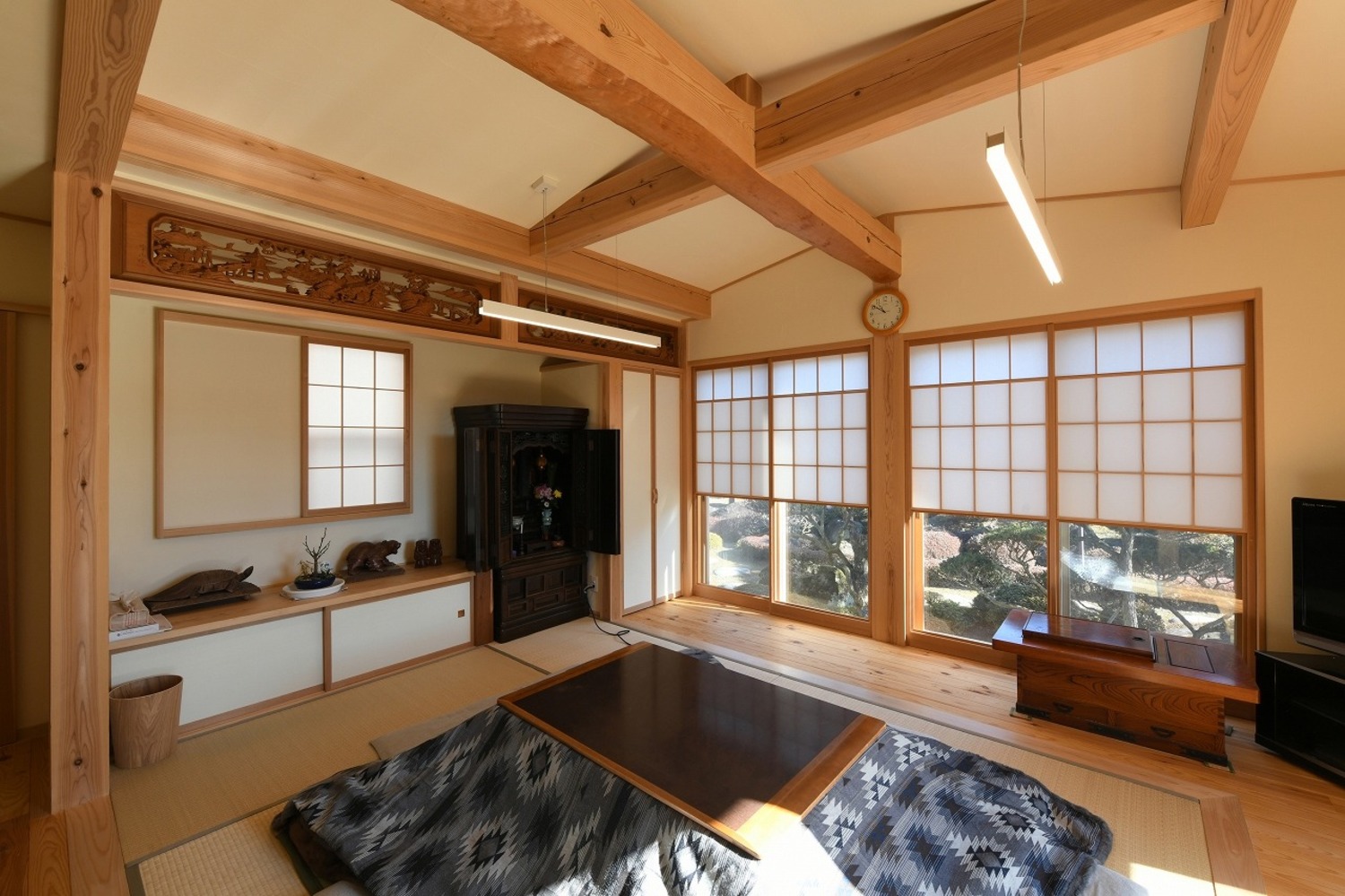 以前の家の欄間を古材利用。想い出と共に。