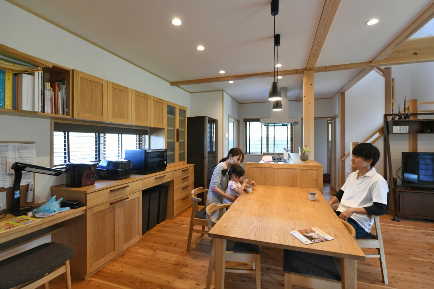 キッチンと並ぶダイニングなら、配膳動線もラクラク。