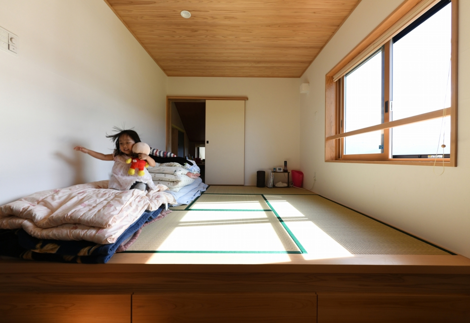 小上がり畳の寝室は長野南展示場をヒントに。