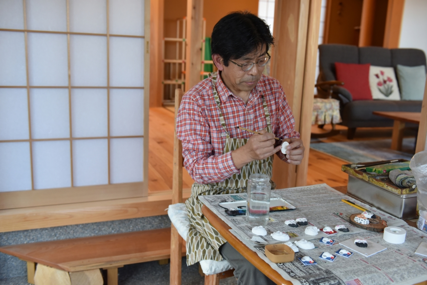 美術の先生であったK様は、作品作りの作業場としても重宝されているそう。室内では汚れが気になる作業も気兼ねなくできるのがうれしい。