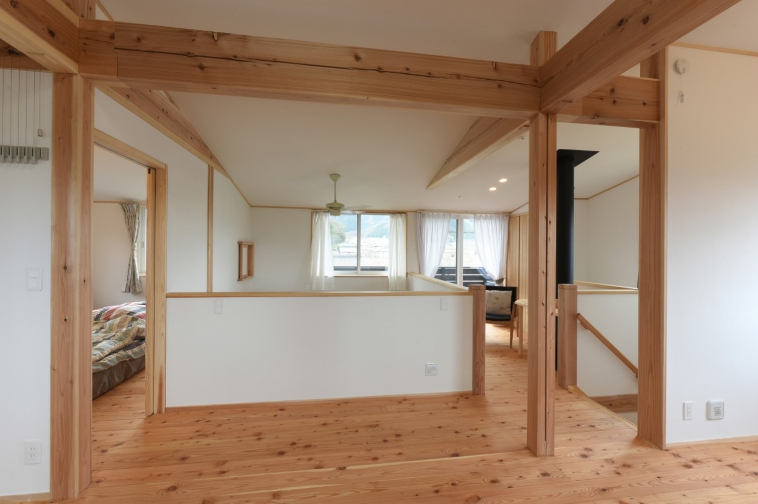 構造的に必要な柱や梁を確保しながら、開放的なひとつながりの空間に。自由な空間だからこその進化を楽しむことができる。