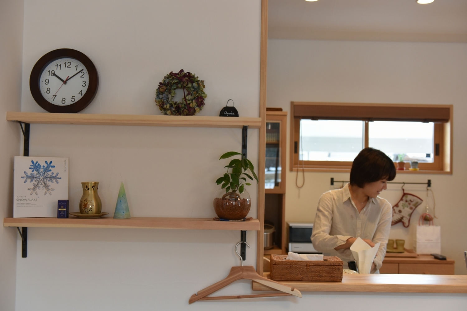 ニッチ棚は建物完成後にDIYをしたもの。