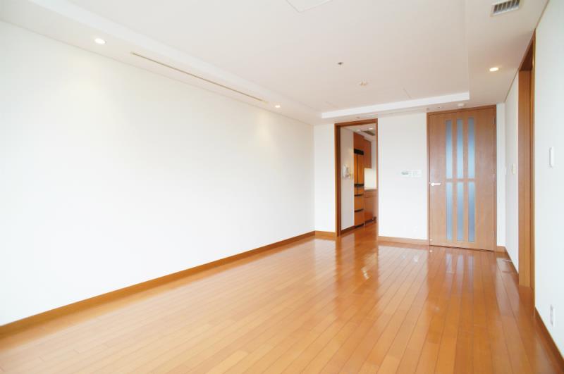 property_interior1_filename