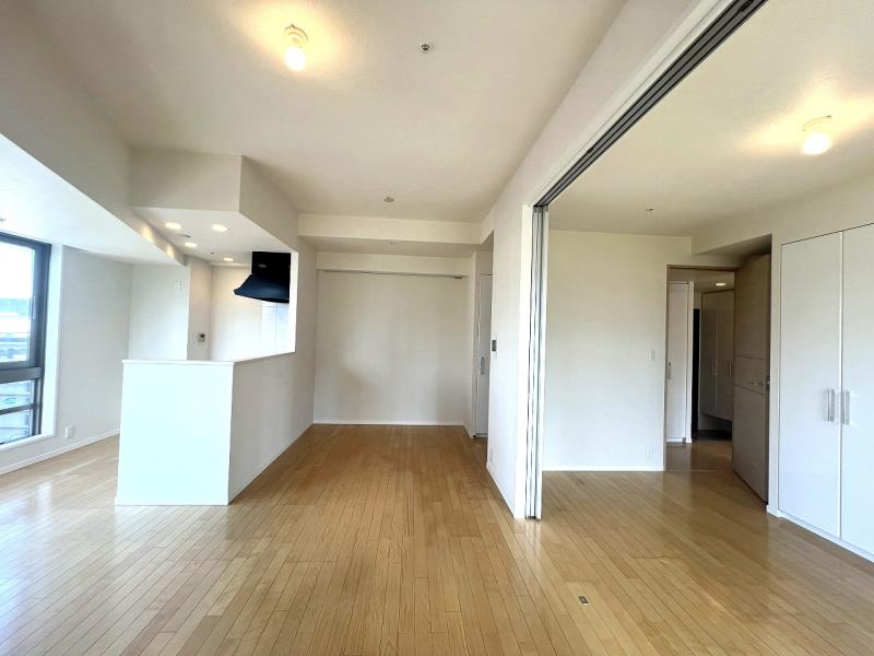 property_interior2_filename