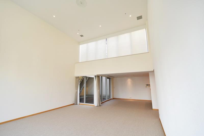 property_interior2_filename