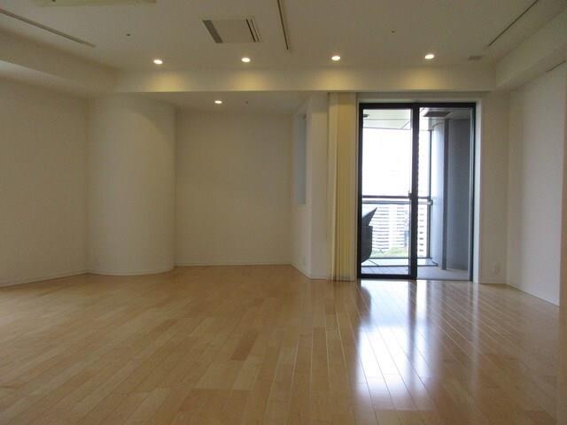 property_interior2_filename