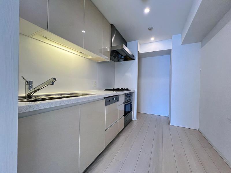 property_interior2_filename