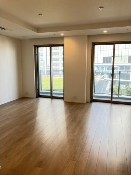 property_interior1_filename