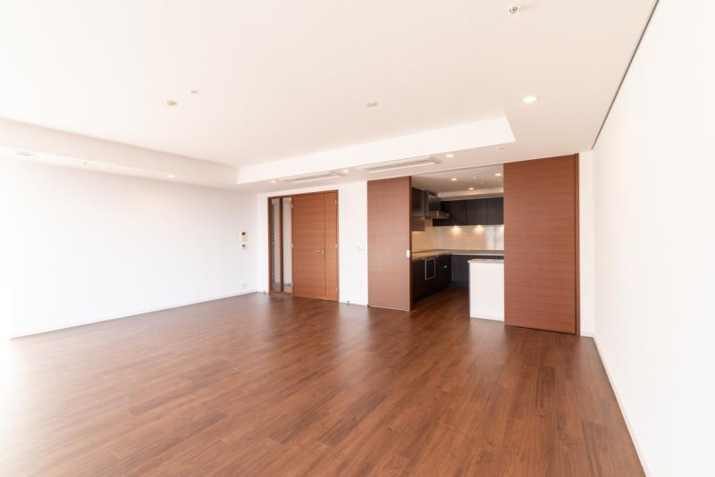 property_interior2_filename