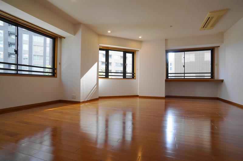 property_interior1_filename