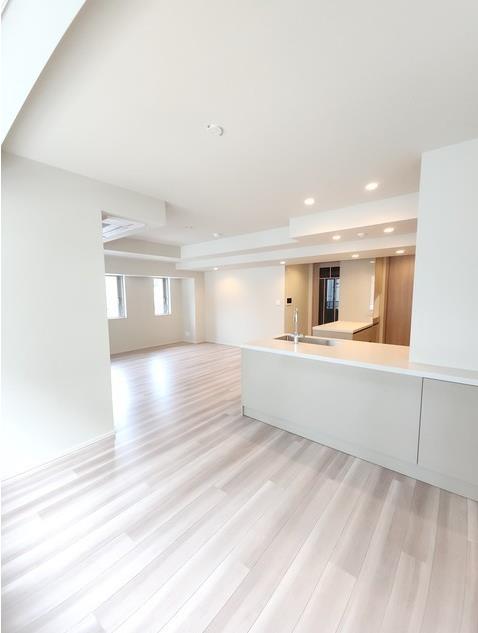 property_interior2_filename