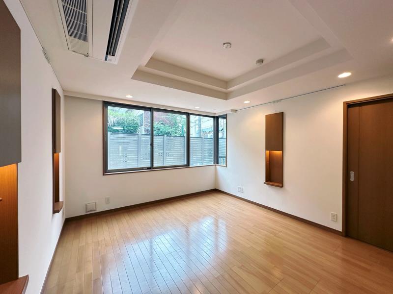 property_interior1_filename