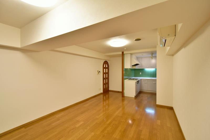 property_interior2_filename
