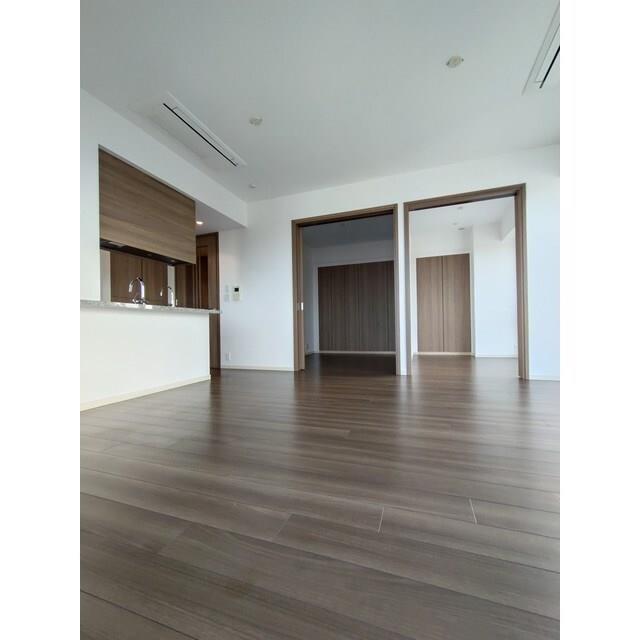 property_interior2_filename