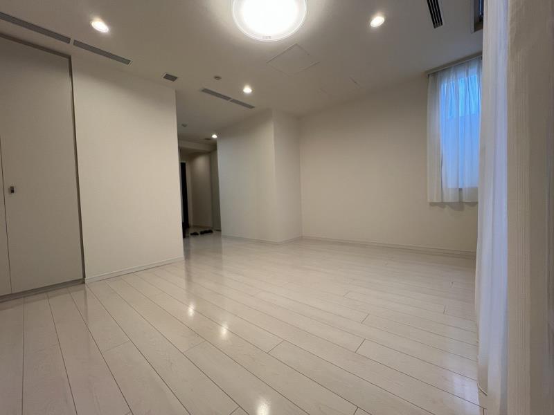 property_interior1_filename
