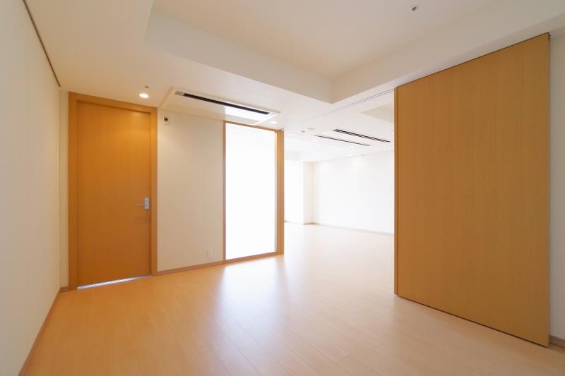 property_interior2_filename