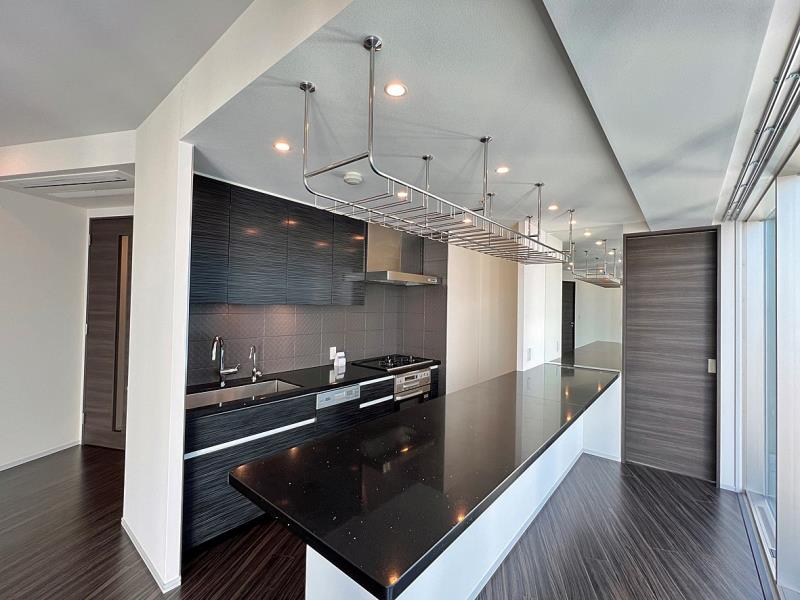 property_interior2_filename