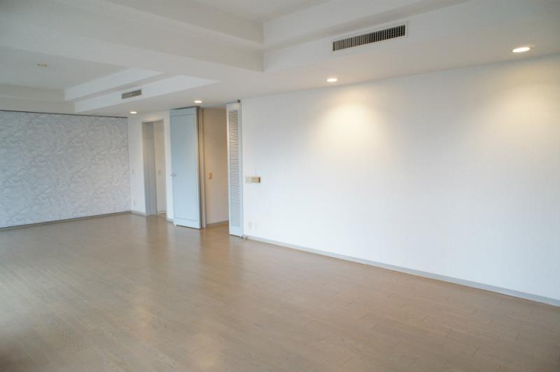 property_interior2_filename