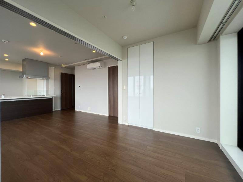 property_interior2_filename