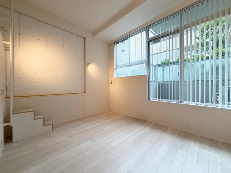 property_interior1_filename