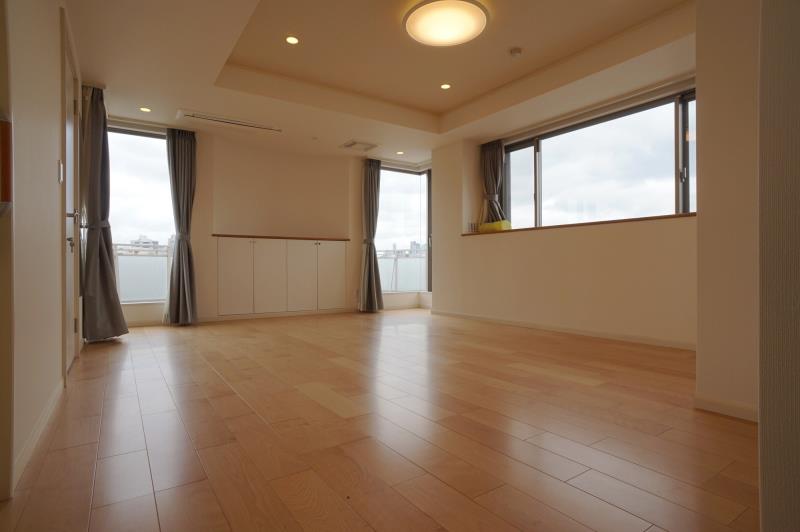 property_interior2_filename